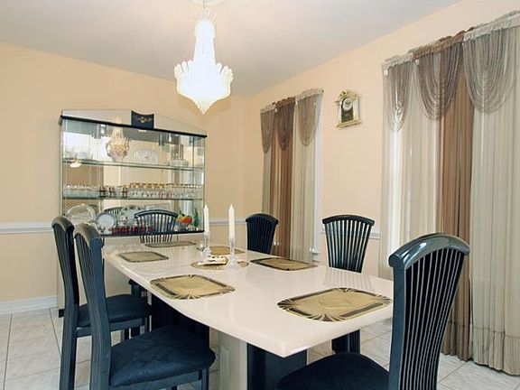 4th image of 196 Gainsborough Way