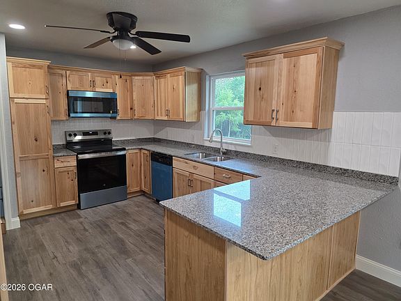 3rd image of 769 Ozark Trl