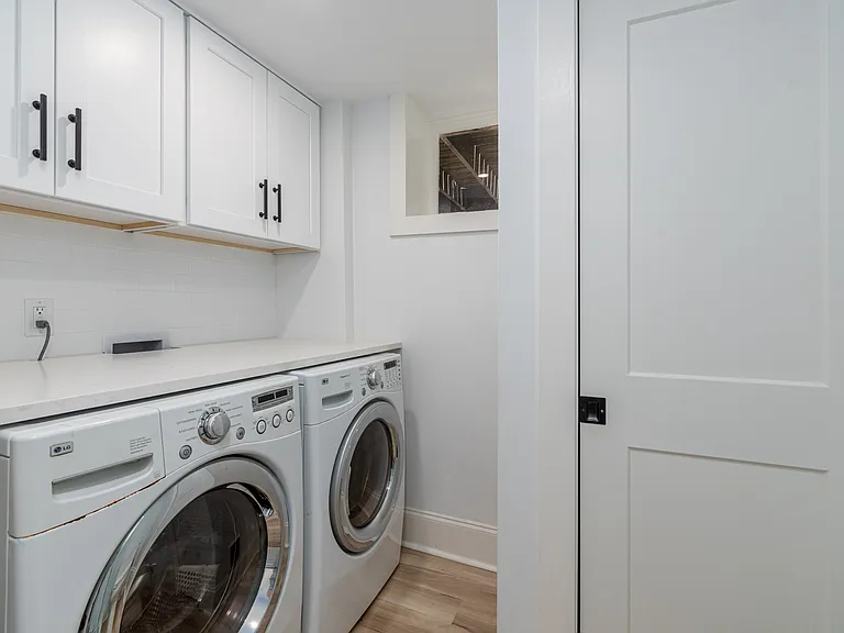 421 Heathcliff St — Photo 34
