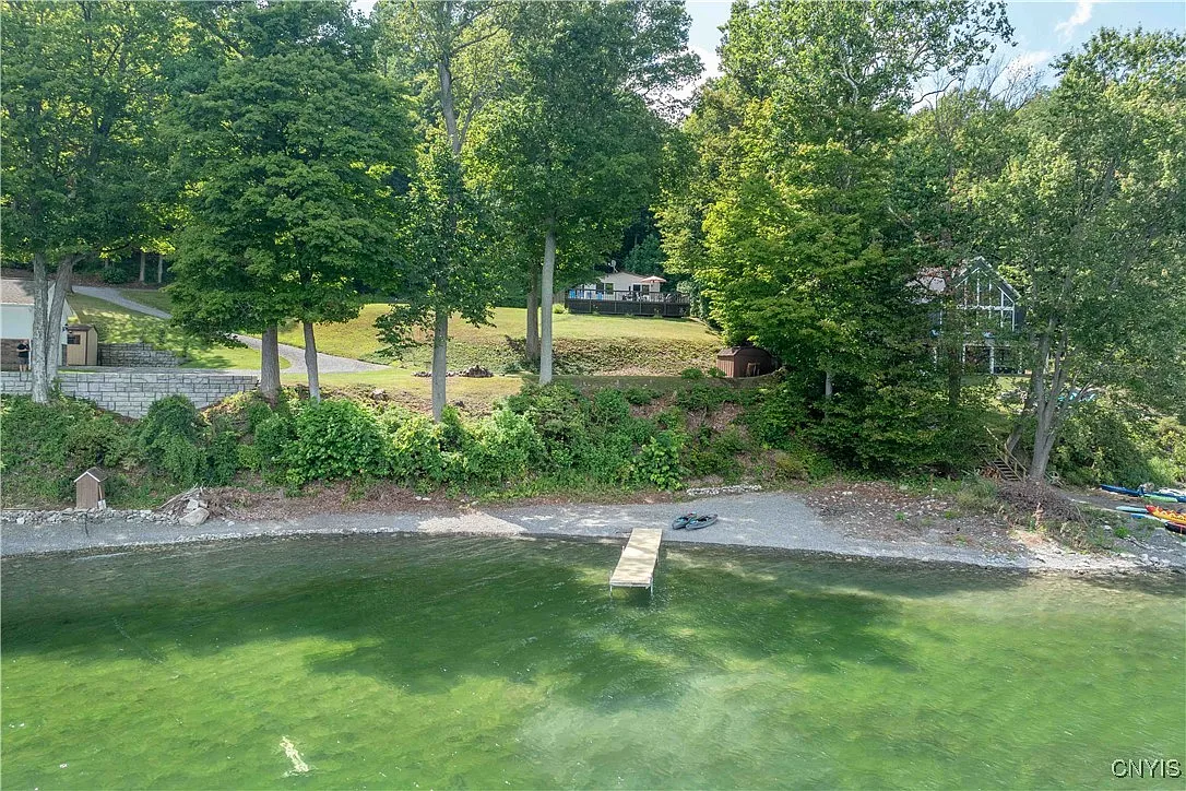 3 bed, 1.5 bath, 960 sqft, $3,325 — Photo 4