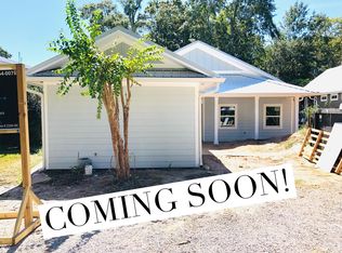 1114 Lafontaine Ave, Ocean Springs, MS 39564
