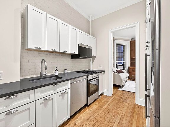 2nd image of 213 W 80th St APT 1W
