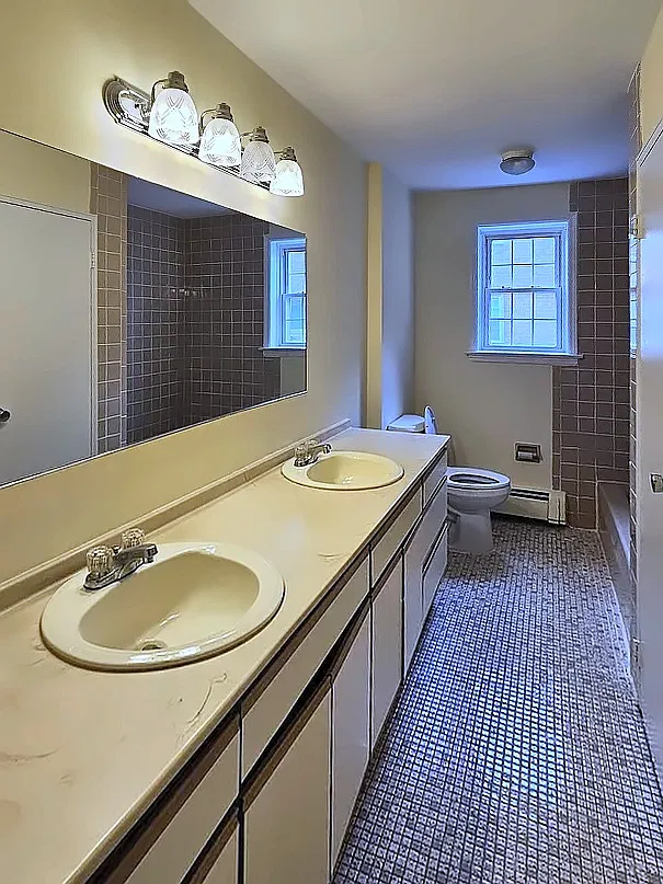 1 bed, 1050 sqft, $2,350 — Photo 1