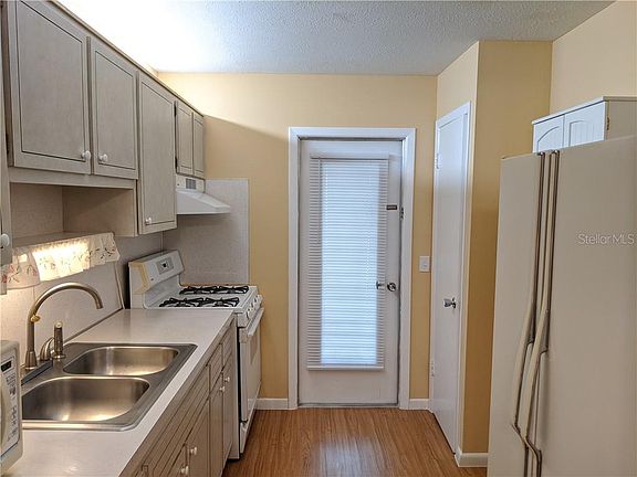 5th image of 10004 Daffodil St #50