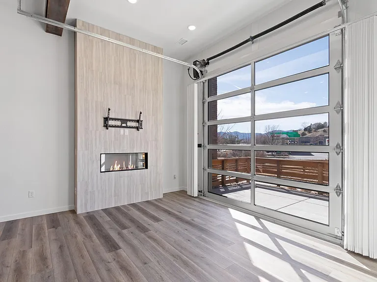 10125 Morrison Rd — Photo 4