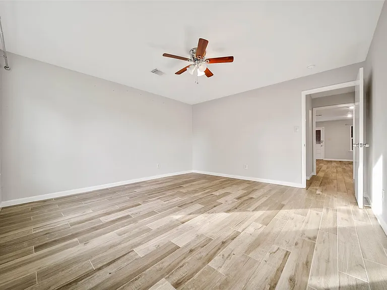 14719 Cedar Point Dr — Photo 17