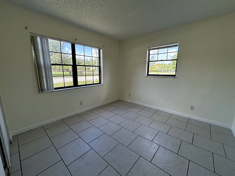 7625 Tam Oshanter Blvd #102-2 — Photo 5