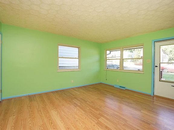 5th image of 1264 Fairbanks Ave