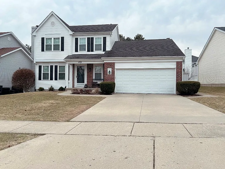1305 Regent Dr — Photo 1