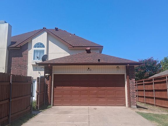 3rd image of 715 Pulitzer Ln