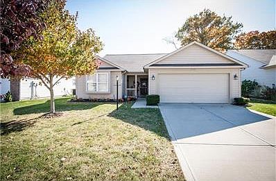 Welcome to 12199 Wolf Run Rd in popular Deer Path!