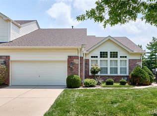14750 Thornbird Manor Pkwy, Chesterfield, MO 63017