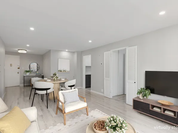 305 East 40th Street image 2 of 23