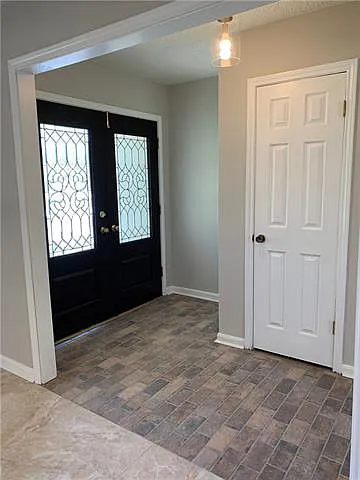 4 bed, 2.0 bath, 1995 sqft, $2,100 — Photo 2