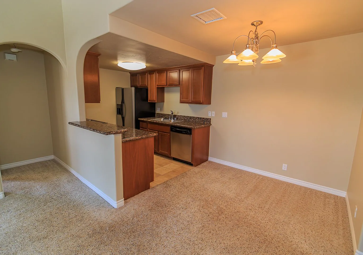 Awesome condo in gated community — Photo 4