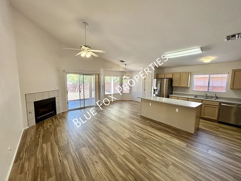 710 W Calle Alta Loma — Photo 7