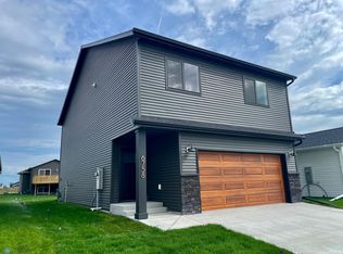 6758 68th St S, Horace, ND 58047