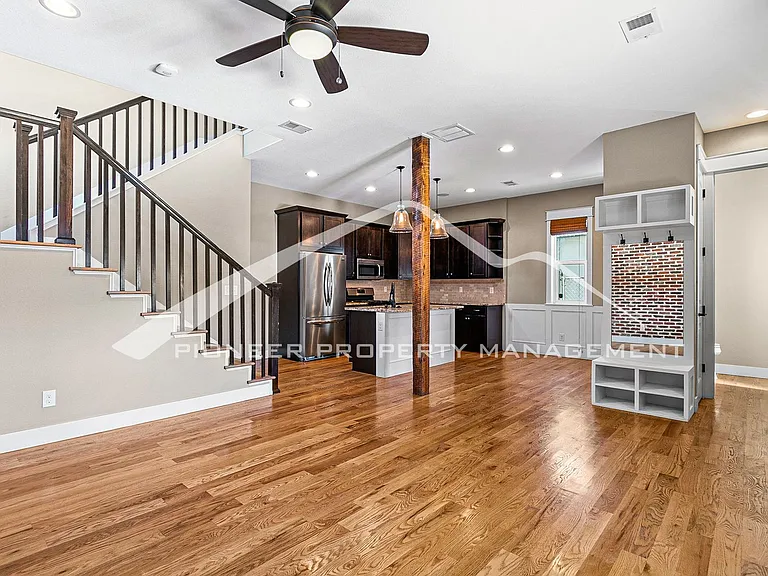 1807 E 36th Ave — Photo 6