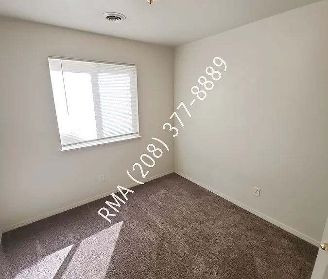 825 N White Barn Rd — Photo 10