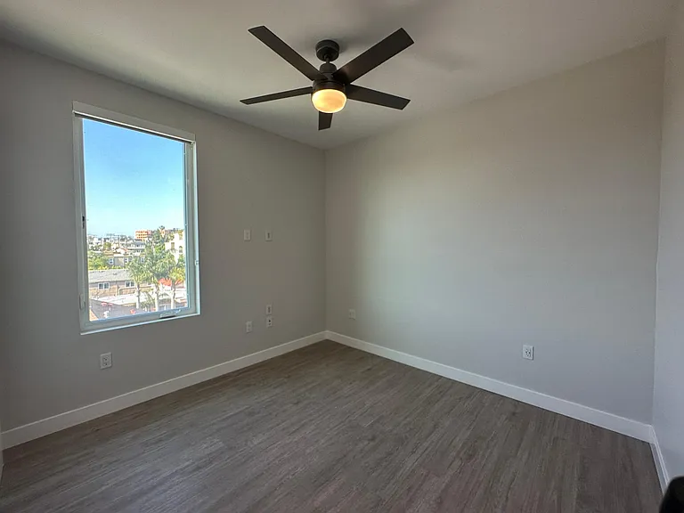 Evoc Hillcrest — Photo 32