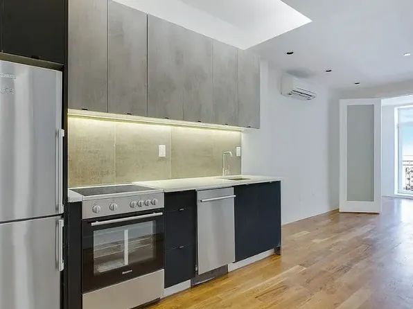 1004 Gates Avenue image 1 of 6