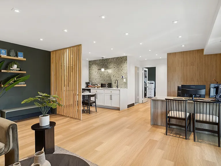 ReNew Parkville — Photo 13