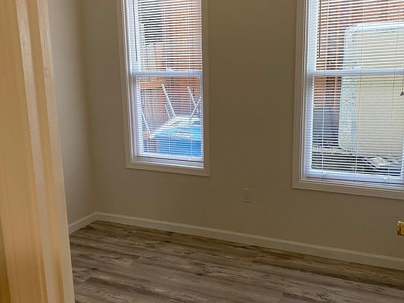 4th image of 1218 Pacific Ave