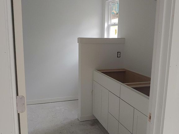 4th image of 518 Big Sable Dr #10