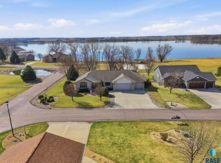 45 Golf Dr, Wentworth, SD 57075