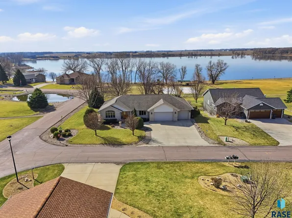 45 Golf Dr, Wentworth, SD 57075