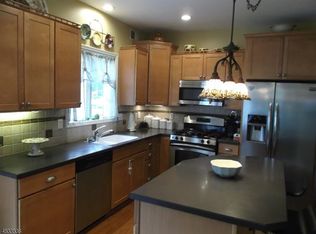 10 Spring Hollow Rd, Wantage, NJ 07461