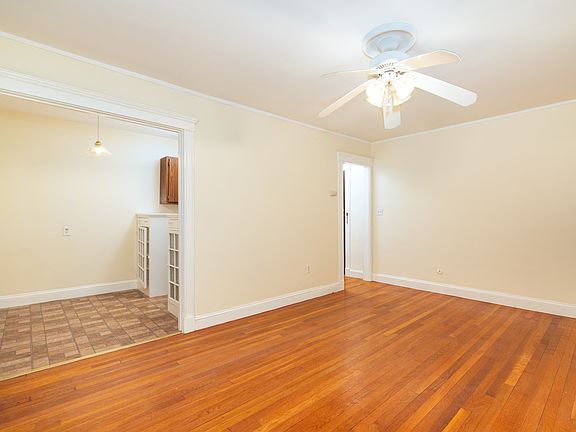 5th image of 32 Greenwood Ave #14
