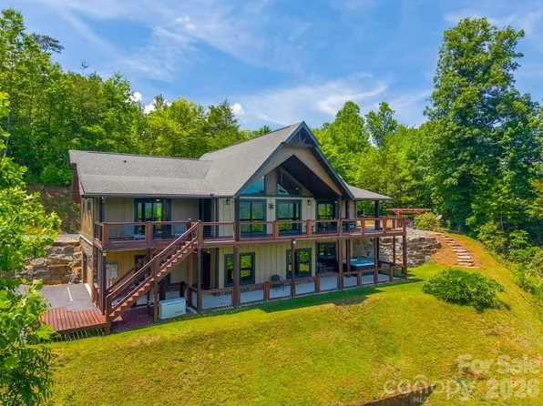 346 Torwood Ln, Whittier, NC 28789