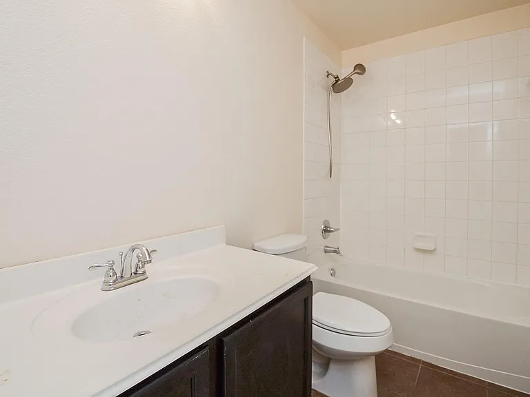 2403 Summers Glen Ct — Photo 24