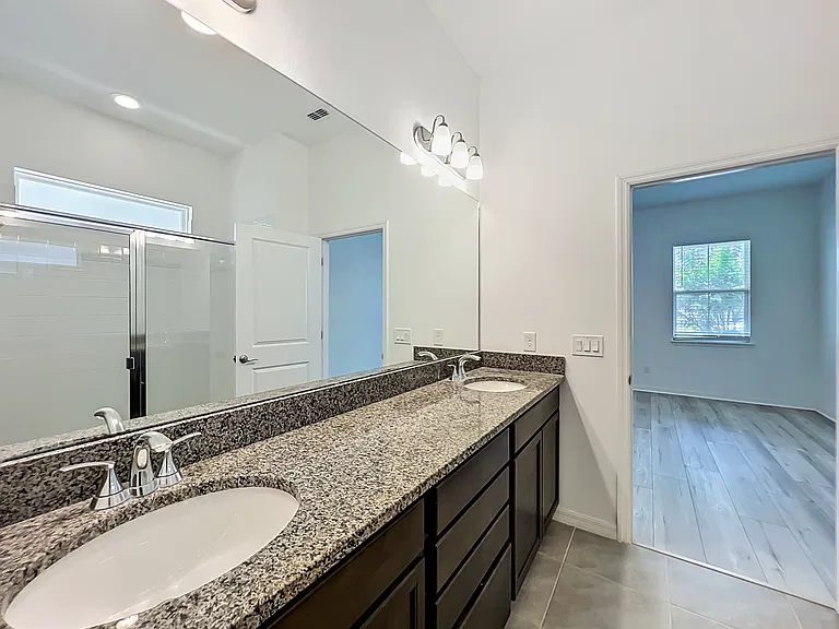 16007 Micelli Dr — Photo 29