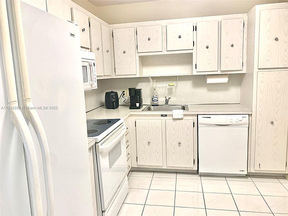 3rd image of 3800 S Ocean Dr APT 810