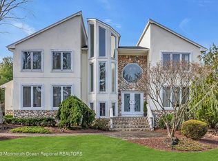 1 Colleen Ct, Manalapan, NJ 07726