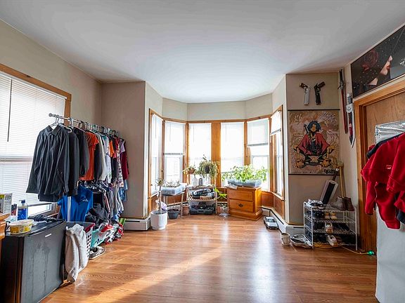 4th image of 111 Hillman St
