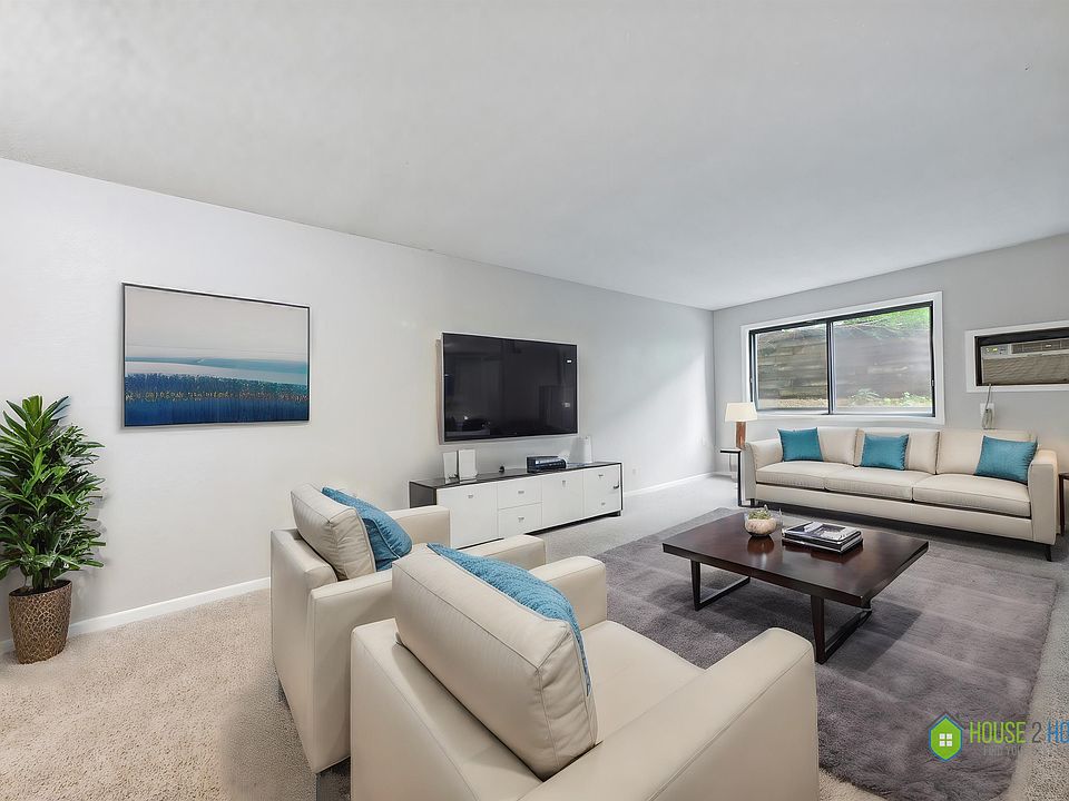 Living Room (unit is not furnished).