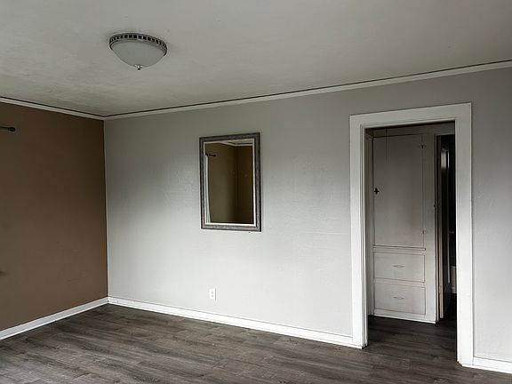 2nd image of 404 NW 7th Ave APT B