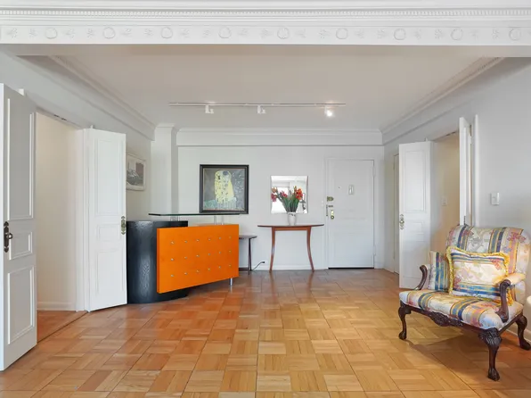 25 Sutton Place South image 9 of 20