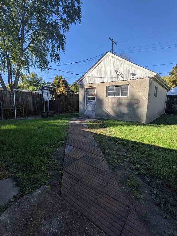1613 N McCann — Photo 3