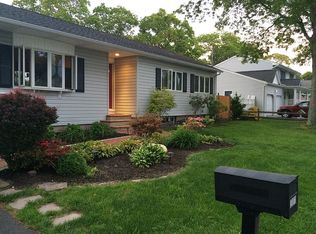 381 Wald St, Holbrook, NY 11741