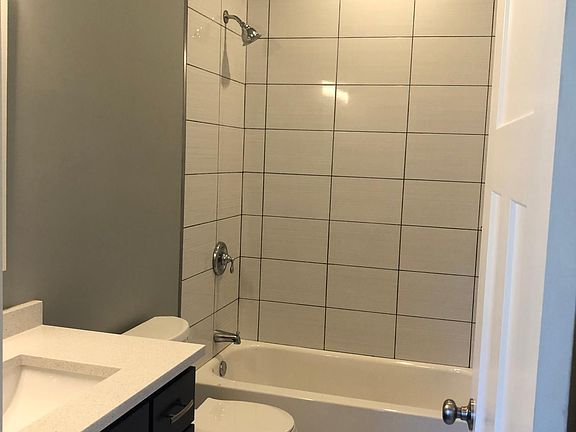 3rd image of 2414 W Arthington St #2