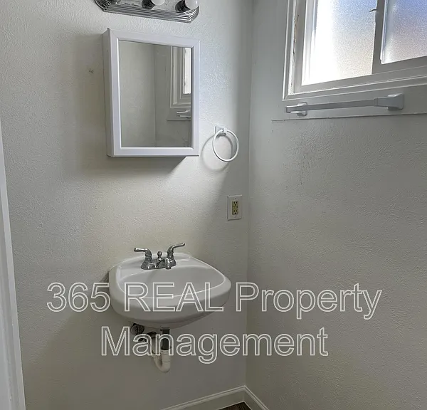 2036 8th Ave #1 — Photo 5