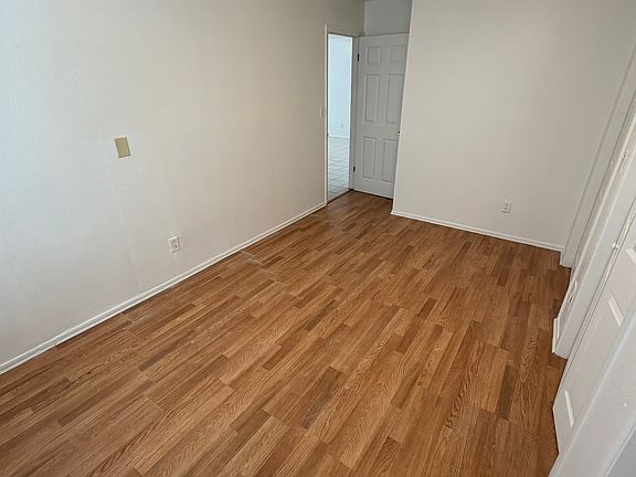 5th image of 1443 Giles Ave #1443