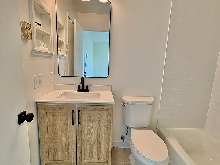 925 Oronoke Rd #30L — Photo 13