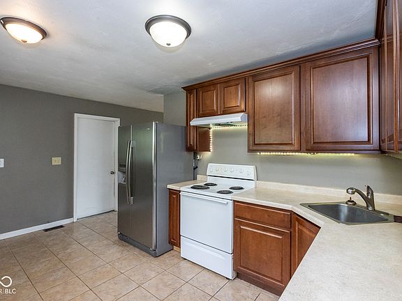 5th image of 3207 Norwich Ln