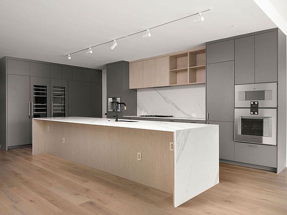 4th image of 1006 Baylor St #303