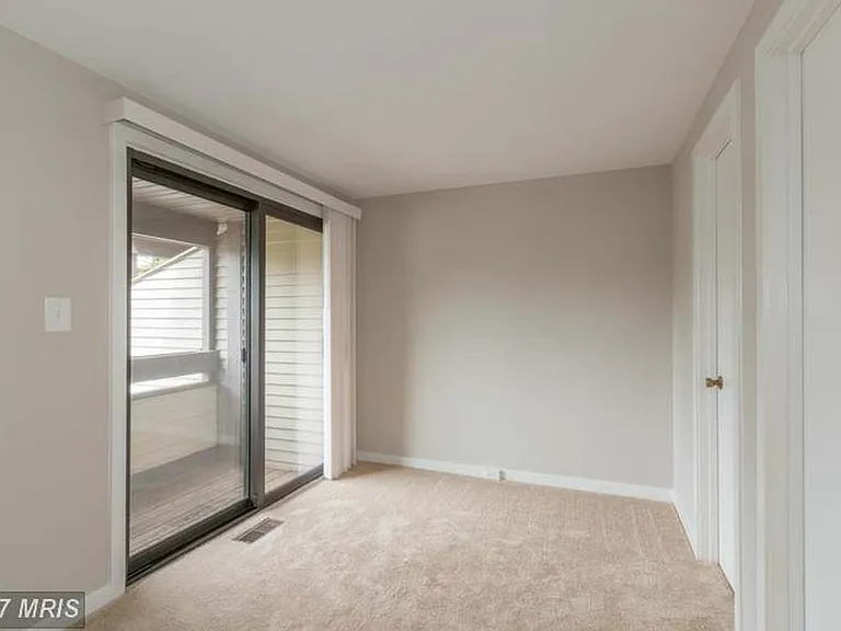 9511 Treyford Ter — Photo 13